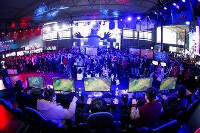 歷了一段艱 歷了一段艱