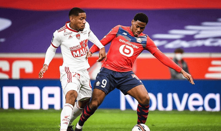 作为火箭球 作为火箭球