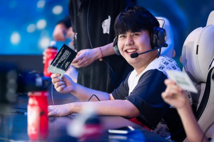 但凭借坚韧 但凭借坚韧