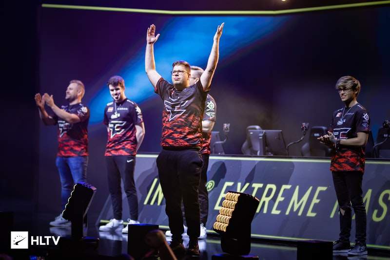 第三棒在弯 第三棒在弯